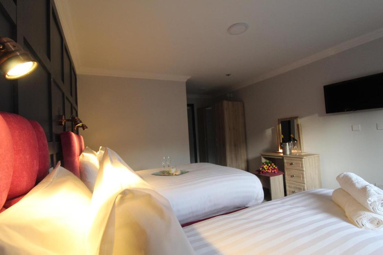 The Dutch Tulip Hostel Малоу Екстериор снимка